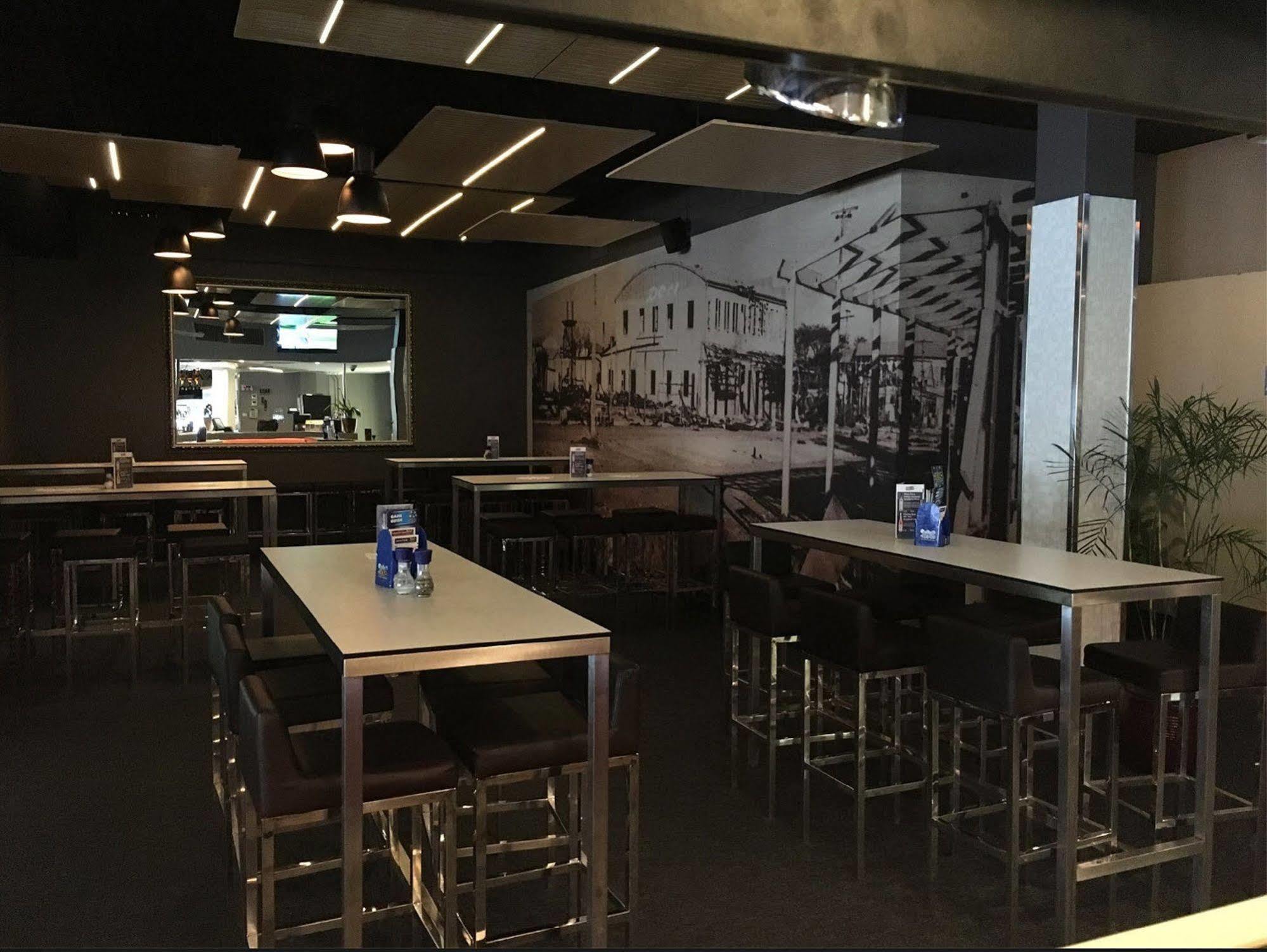 The Cavenagh Hotel Darwin Exterior photo